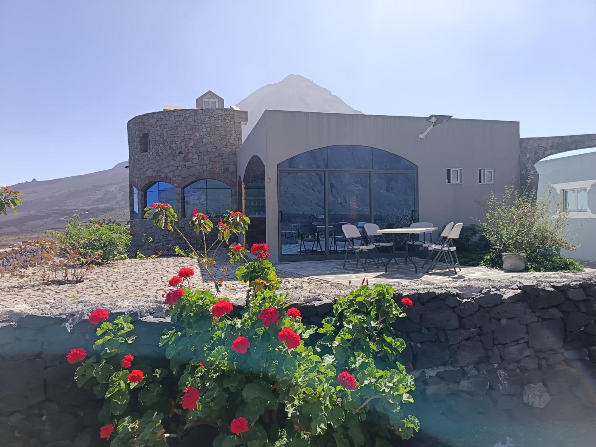 Casa Alcindo Bed & Breakfast Portela Exterior photo